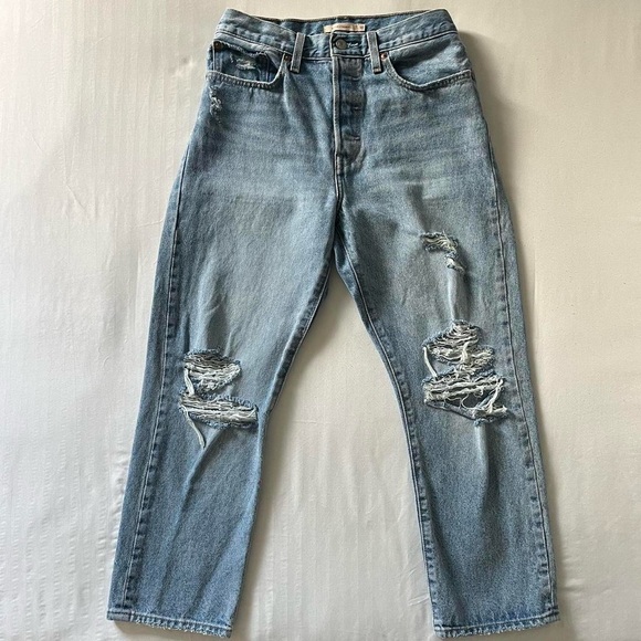 Levi’s Light Washed Straight Leg Jeans - Picture 6 of 7